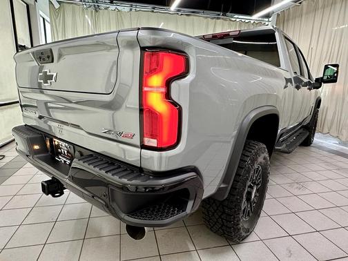 2025 Chevrolet Silverado 2500 4WD Crew Cab Standard Bed ZR2