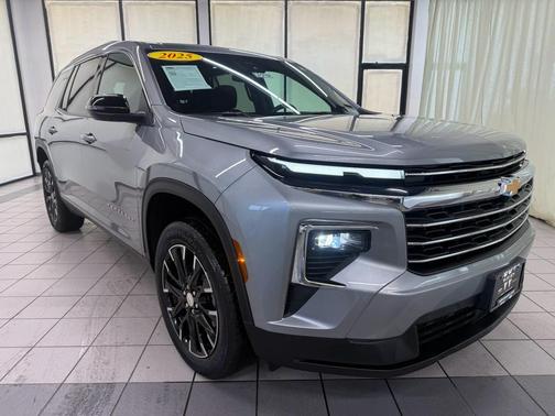 Sterling Gray Metallic 2025 Chevrolet Traverse LT