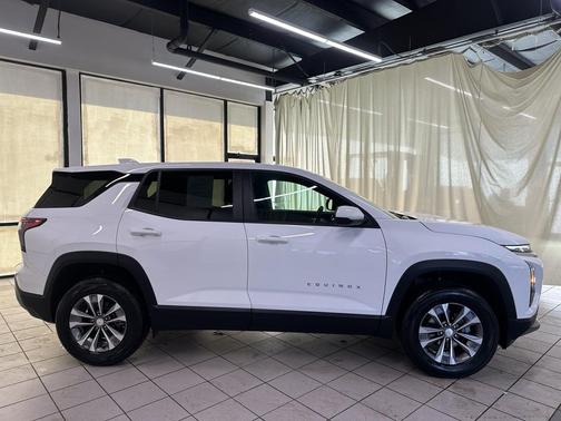 Summit White 2026 Chevrolet Equinox 1LT