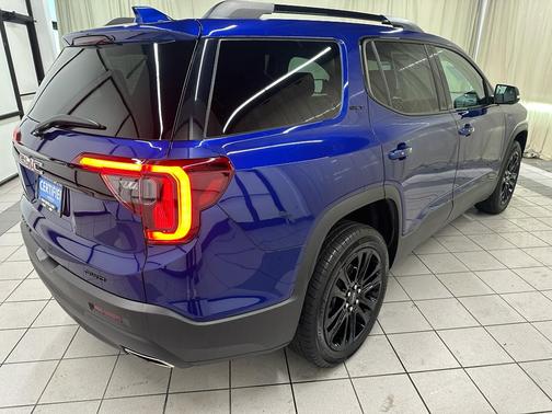 2023 GMC Acadia AWD SLT