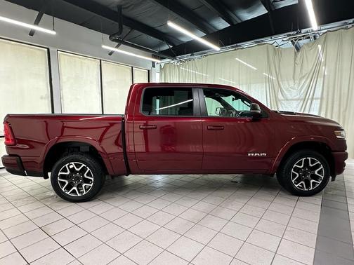 Delmonico Red Pearlcoat 2025 RAM 1500 Laramie