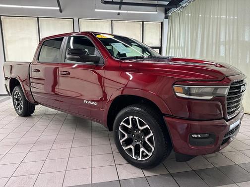 Delmonico Red Pearlcoat 2025 RAM 1500 Laramie