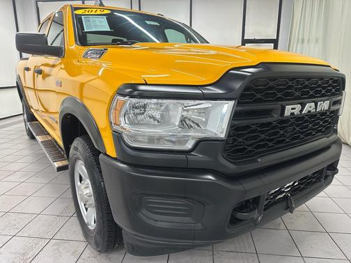 2019 RAM 2500 Tradesman Crew Cab 4x4 6'4' Box