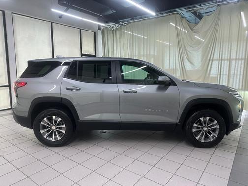 Sterling Gray Metallic 2026 Chevrolet Equinox 1LT
