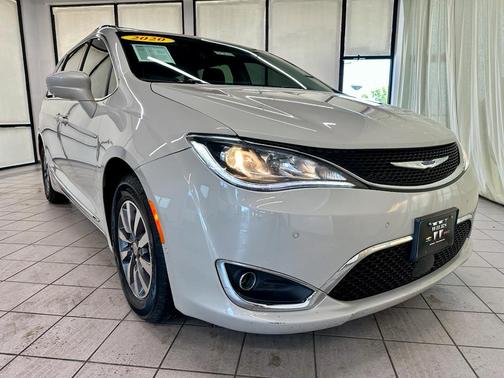2020 Chrysler Pacifica Touring-L Plus