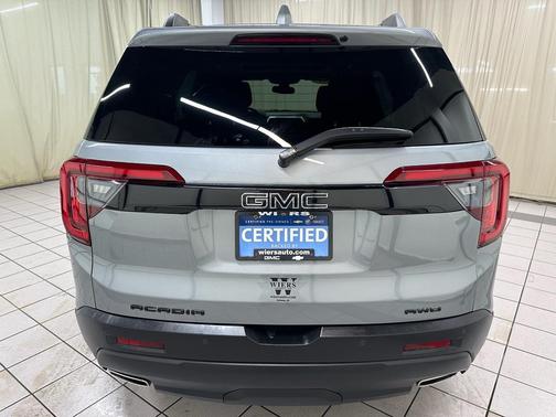 2023 GMC Acadia AWD SLT