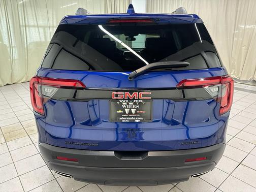 2023 GMC Acadia AWD SLT