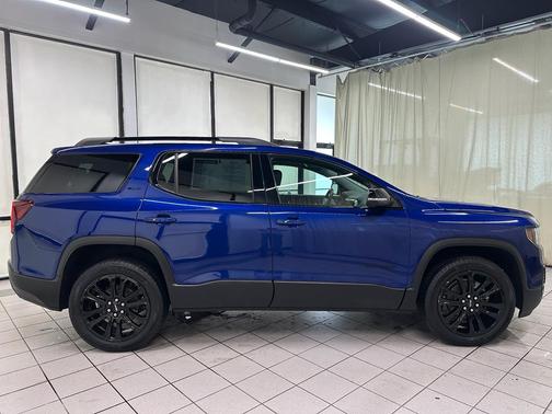 2023 GMC Acadia AWD SLT