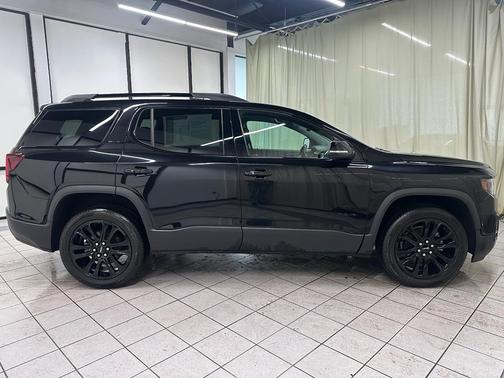 2023 GMC Acadia AWD SLT