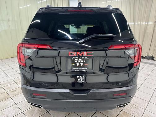2023 GMC Acadia AWD SLT