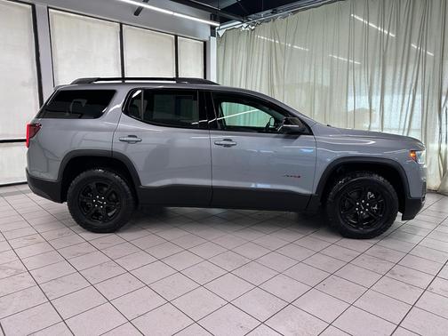 2023 GMC Acadia AWD AT4
