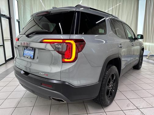 2023 GMC Acadia AWD AT4