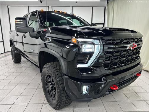 2025 Chevrolet Silverado 2500 4WD Crew Cab Standard Bed ZR2