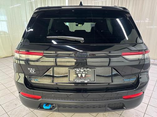 2023 Jeep Grand Cherokee 4xe Trailhawk