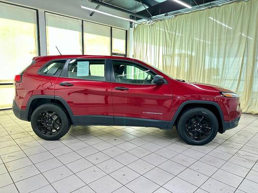 2016 Jeep Cherokee Sport