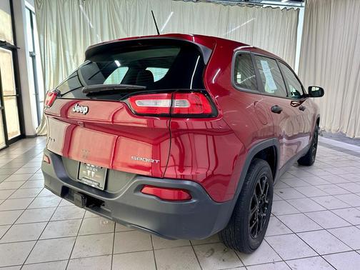 2016 Jeep Cherokee Sport
