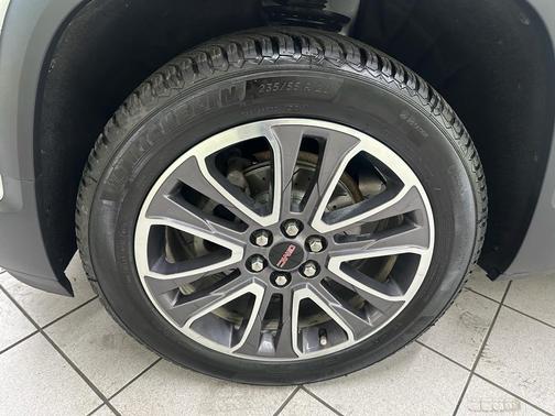 2020 GMC Acadia AWD AT4