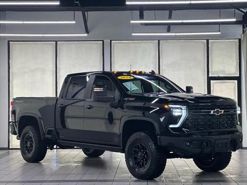 2024 Chevrolet Silverado 2500 4WD Crew Cab Standard Bed ZR2