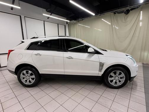 Platinum Ice Tricoat 2016 Cadillac SRX Luxury Collection
