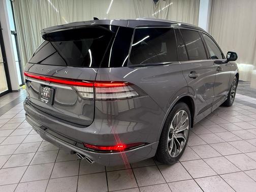 ASHER GRAY MET CC 2022 Lincoln Aviator Grand Touring AWD