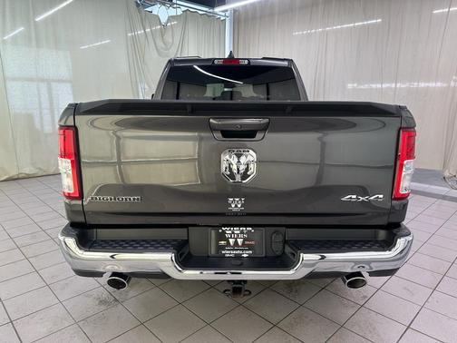 Granite Crystal Metallic Clearcoat 2021 RAM 1500 Big Horn/Lone Star