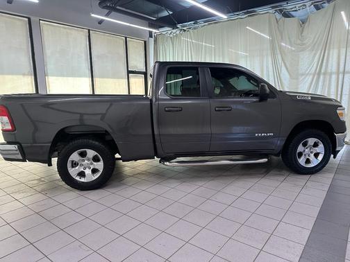 Granite Crystal Metallic Clearcoat 2021 RAM 1500 Big Horn/Lone Star