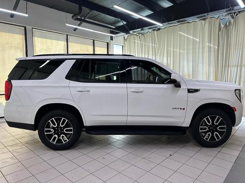 2023 GMC Yukon 4WD AT4
