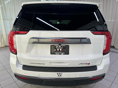 2023 GMC Yukon 4WD AT4