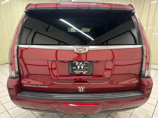 2017 Cadillac Escalade Luxury