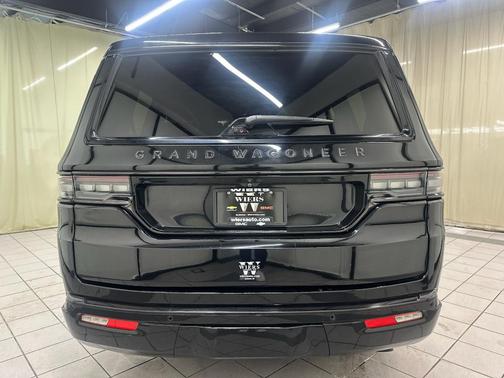 Diamond Black Crystal Pearlcoat 2024 Jeep Grand Wagoneer Series II 4x4