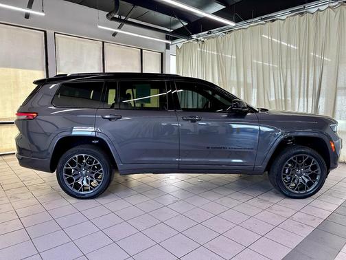 2023 Jeep Grand Cherokee L Summit