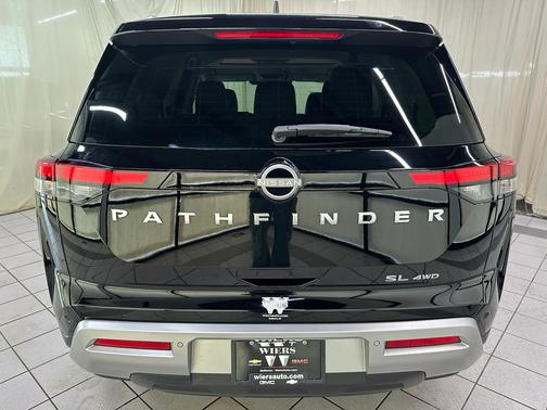 Super Black 2025 Nissan Pathfinder SL 4WD