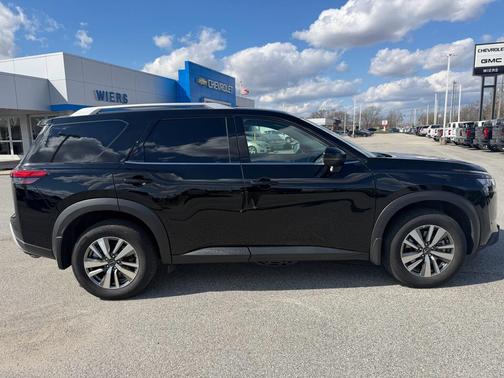 2025 Nissan Pathfinder SL 4WD