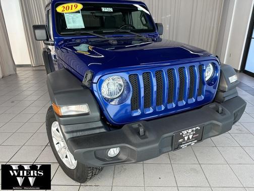 Photo 1 of 31 of 2020 Jeep Wrangler Sport