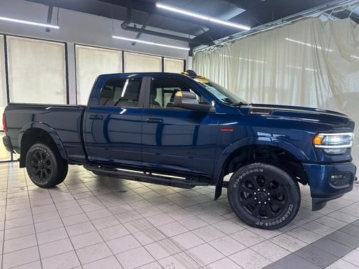 Patriot Blue Pearlcoat 2022 RAM 2500 Laramie Crew Cab 4x4 6'4' Box