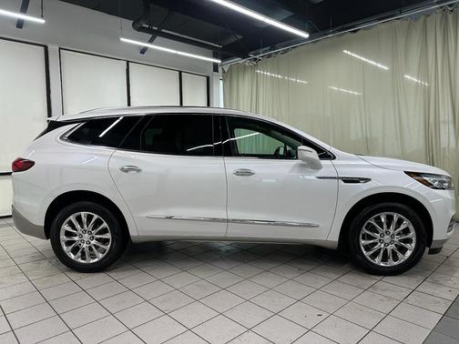 2021 Buick Enclave Essence