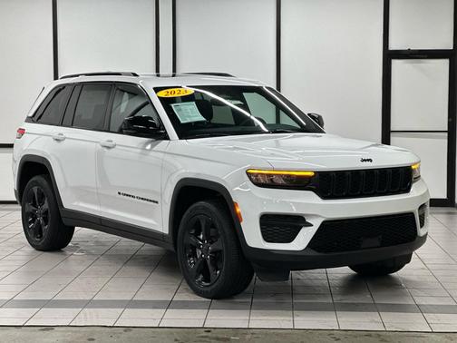 2023 Jeep Grand Cherokee Altitude