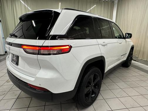 2023 Jeep Grand Cherokee Altitude