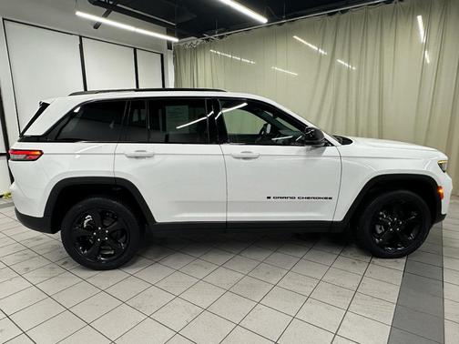 2023 Jeep Grand Cherokee Altitude
