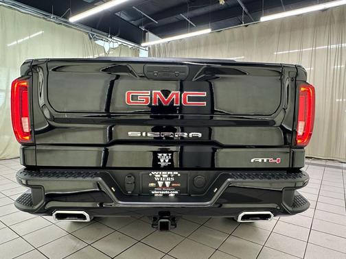 Onyx Black 2022 GMC Sierra 1500 AT4
