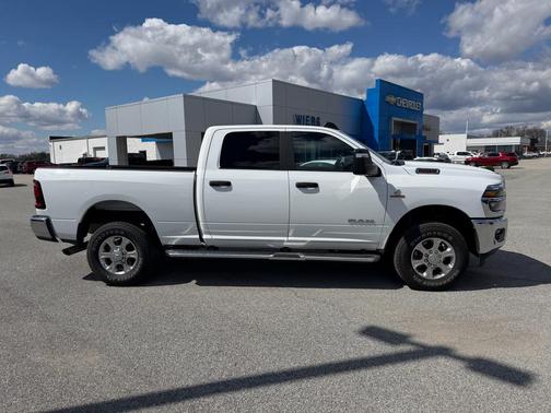 Bright White Clearcoat 2025 RAM 2500 Big Horn Crew Cab 4x4 6'4' Box