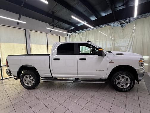 Bright White Clearcoat 2025 RAM 2500 Big Horn Crew Cab 4x4 6'4' Box