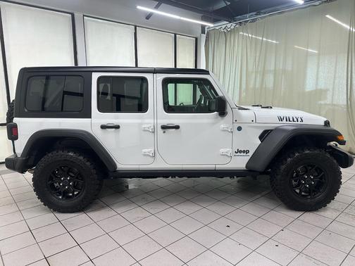 2025 Jeep Wrangler 4xe Willys