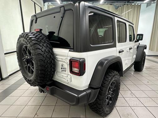 2025 Jeep Wrangler 4xe Willys