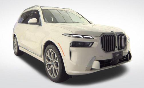 Mineral White Metallic 2024 BMW X7 xDrive40i