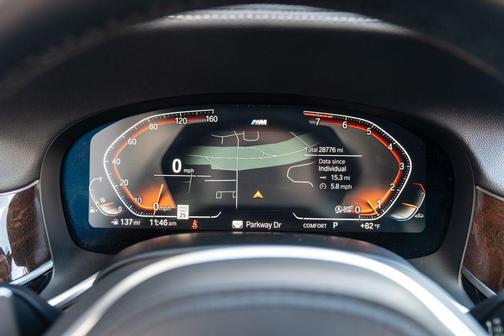 2022 BMW 740 i
