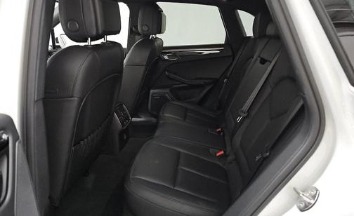 2022 Porsche Macan Base