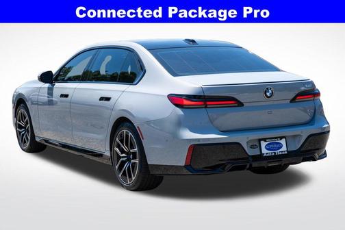 Brooklyn Grey Metallic 2023 BMW 740 i