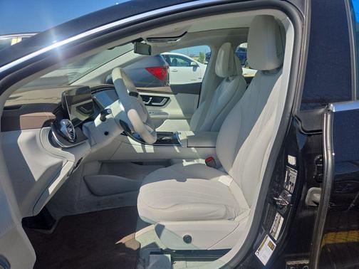 Obsidian Black Metallic 2023 Mercedes-Benz EQE 350 4MATIC+