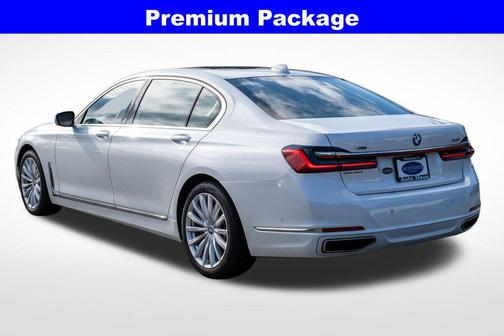 2022 BMW 740 i xDrive